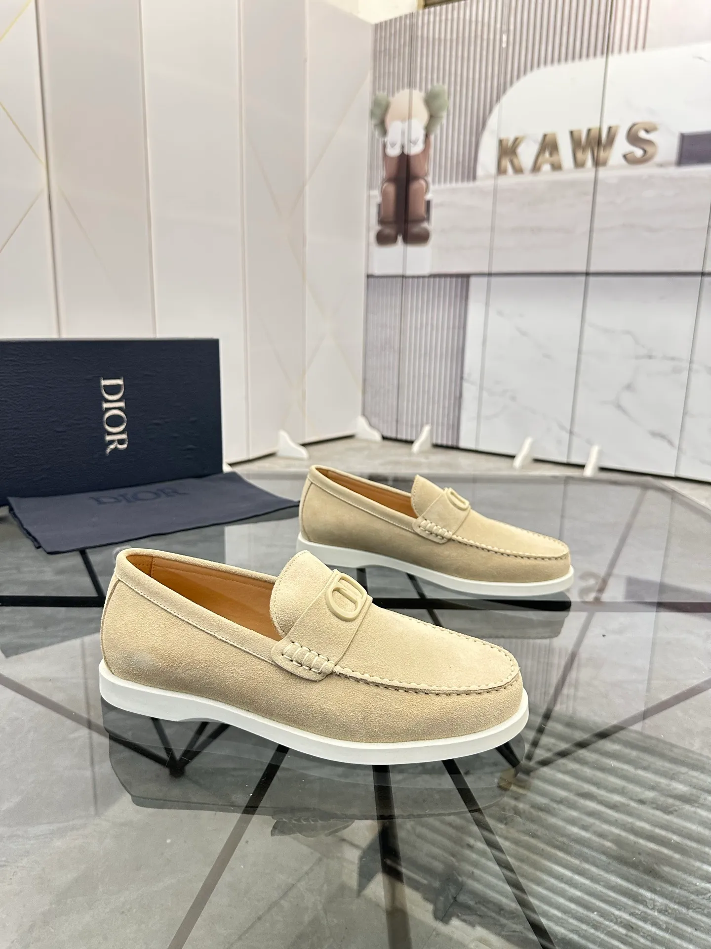 Selling men's shoes 💰: 💰P440¥ Product trademark: Dio* "Dior*" slip-on shoes Regular size: 39-44 (can be customized to 45.46) Product materials: imported nubuck leather upper, cowhide lining, original outsole. Number: 628
